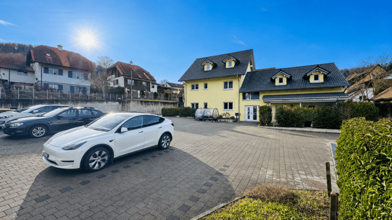 SELTENE GELEGENHEIT: 3-FAMILIENHAUS MIT WERKSTATT, SCHOPF & 16 PARKPLÄTZEN (2)