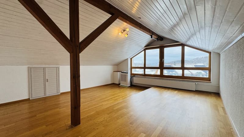 Pflegeleichtes Zweifamilienhaus mit 2 Wohneinheiten, Garage und 4-5 Parkplätzen in Ramlinsburg (21)