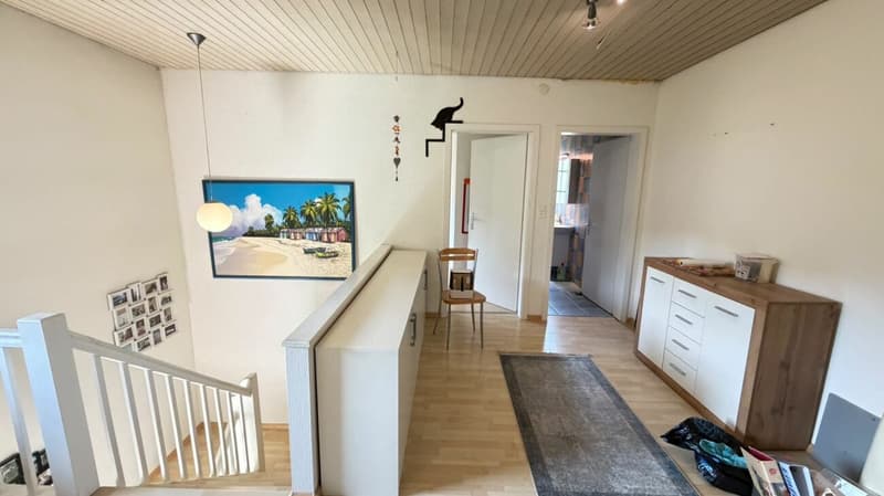 Grosszügiges Doppeleinfamilienhaus mit Garten, Garagenbox und Ausbaupotenzial (11)