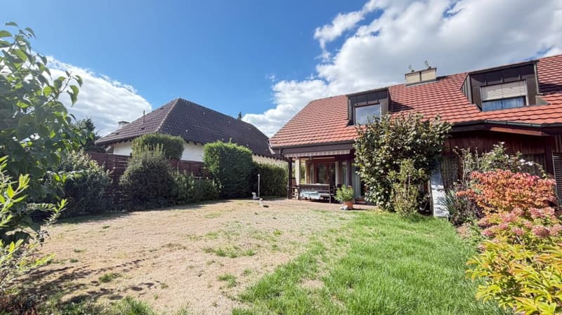 4.5-Zimmer-Doppeleinfamilienhaus mit Garten und Modernisierungspotenzial in Lupsingen (20)