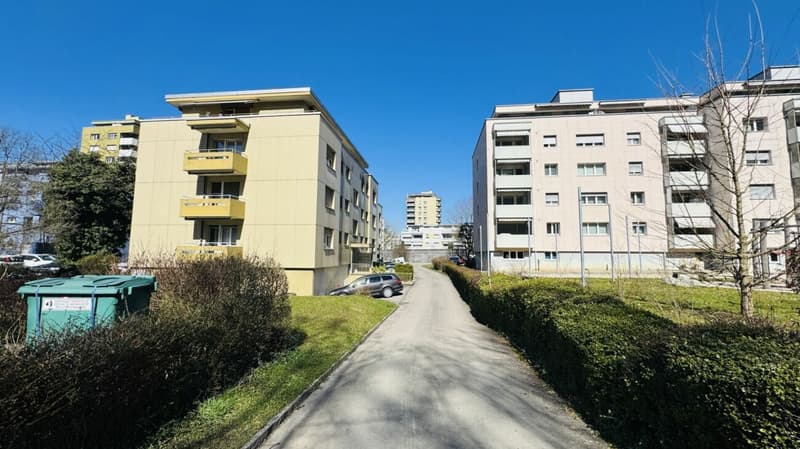 gepflegte 4 Zimmerwohnung im Hochparterre mit Balkon per sofort (10)