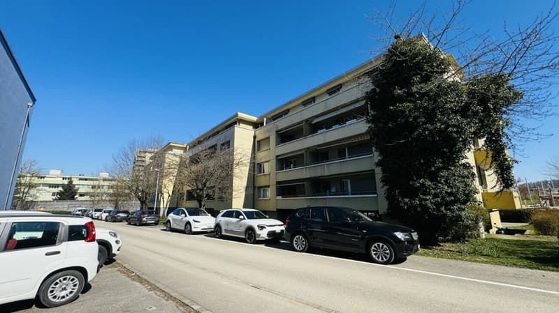 gepflegte 4 Zimmerwohnung im Hochparterre mit Balkon per sofort (1)