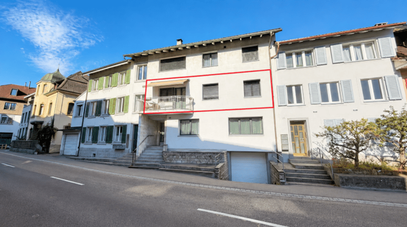 Gepflegte 4.5 Zimmer-Eigentumswohnung mit Cheminée an zentraler Lage in Gelterkinden (1)