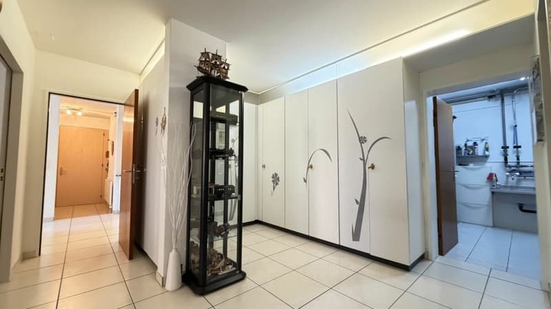 4.5-Zimmer, Terrasse, 2 Nasszellen, Garagenbox, Sauna, Fitness & Partyraum (11)