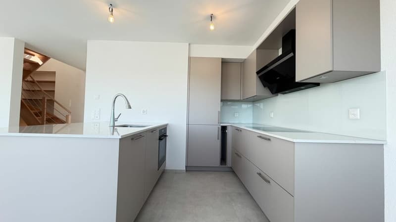 Über den Dächern von Oberwil - Maisonette mit Weitsicht, Eckbalkon und Dachterrasse (6)