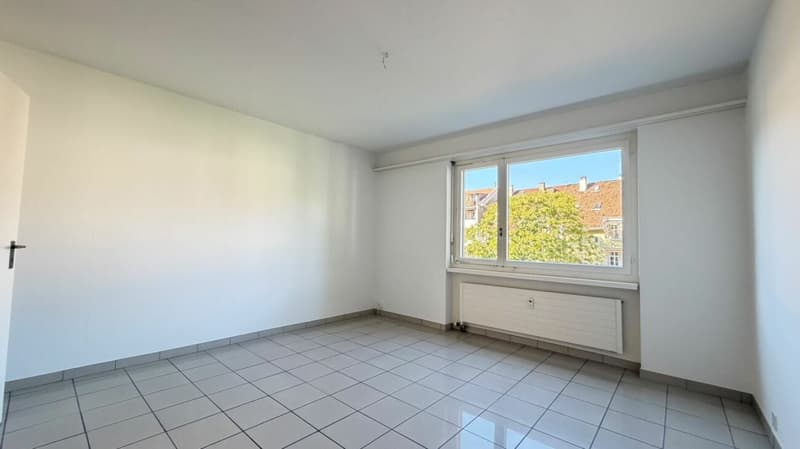 2.5-Zimmer-Eigentumswohnung mit Balkon und Lift in Basel (3)