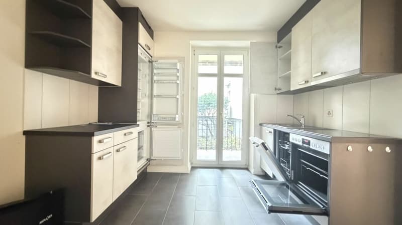 Einfache 2.5-EG-Zimmer-Wohnung mit Balkon und Kellerabteil (1)