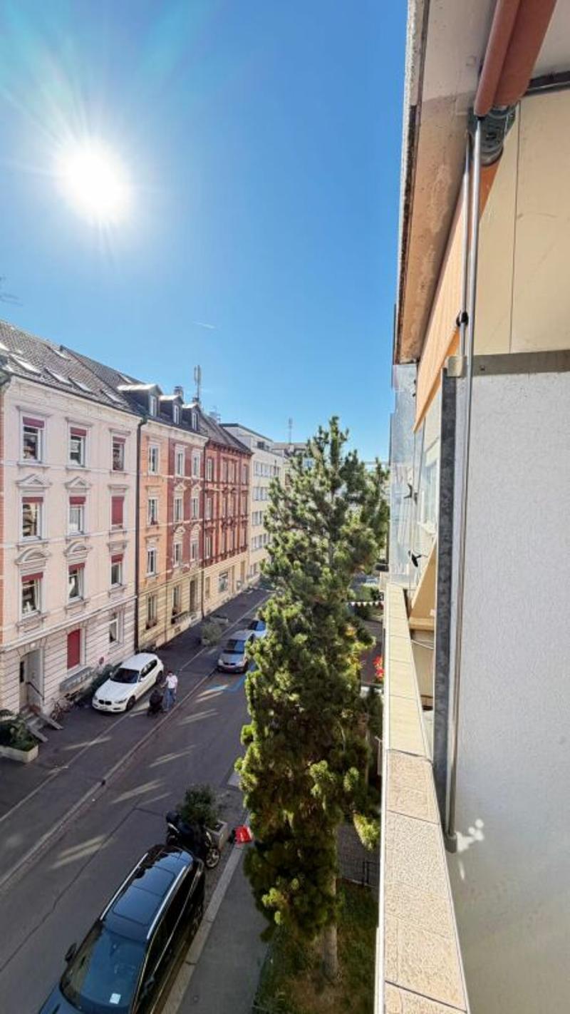 Helle 2.5-Zimmer-Wohnung in Basel mit Balkon & Lift (13)