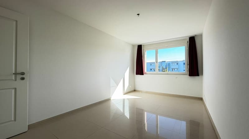 Grosszügige 5.5-Zimmer-Wohnung mit Balkon & Tiefgarage (5)