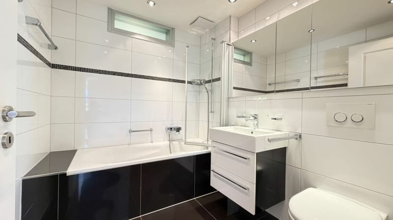 Grosszügige 5.5-Zimmer-Wohnung mit Balkon & Tiefgarage (3)