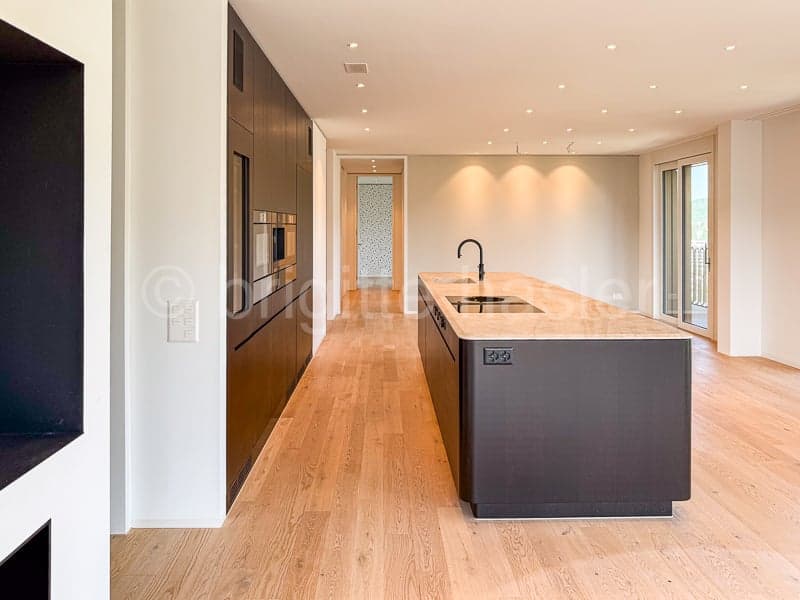 Exclusive maisonette unit with high-quality interior design and breathtaking panoramic views (8)