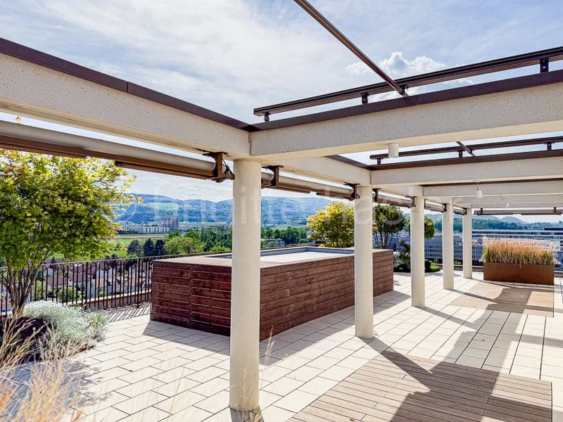 Exclusive maisonette unit with high-quality interior design and breathtaking panoramic views (2)