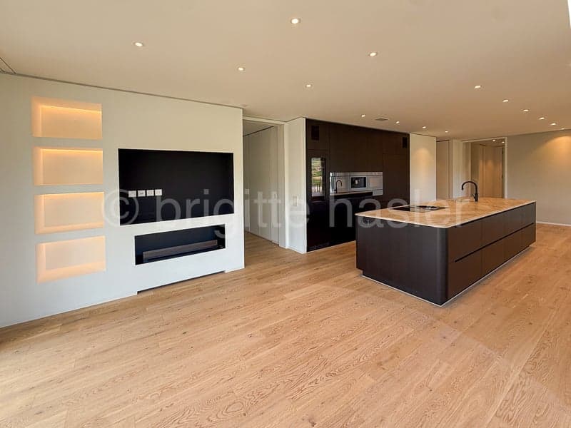 Exclusive maisonette unit with high-quality interior design and breathtaking panoramic views (5)