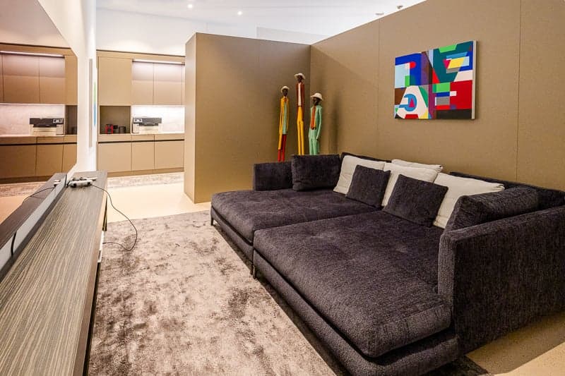 Flexible studio with high-quality interior design (3)