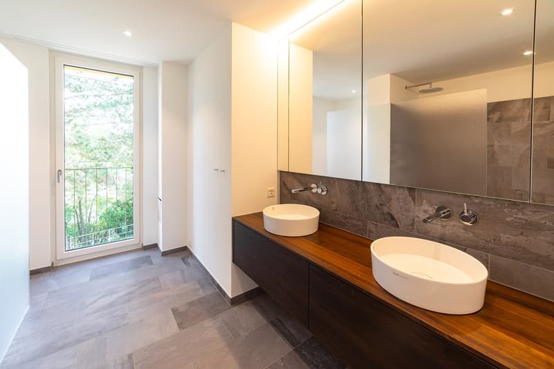 Exclusive living ambiance directly on the Rhine - Property with modern, high-quality interior design (12)