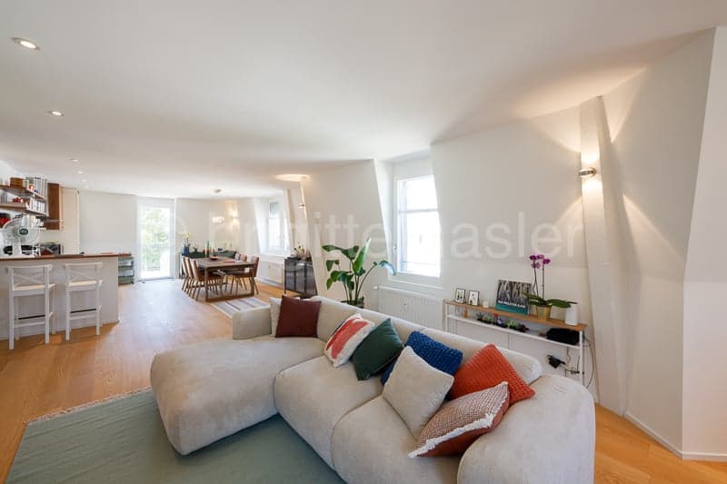 Stilvolle, sanierte 4.5-Zimmer-Eigentumswohnung (2.OG) an beliebter Lage unweit des Schützenmattpark (6)