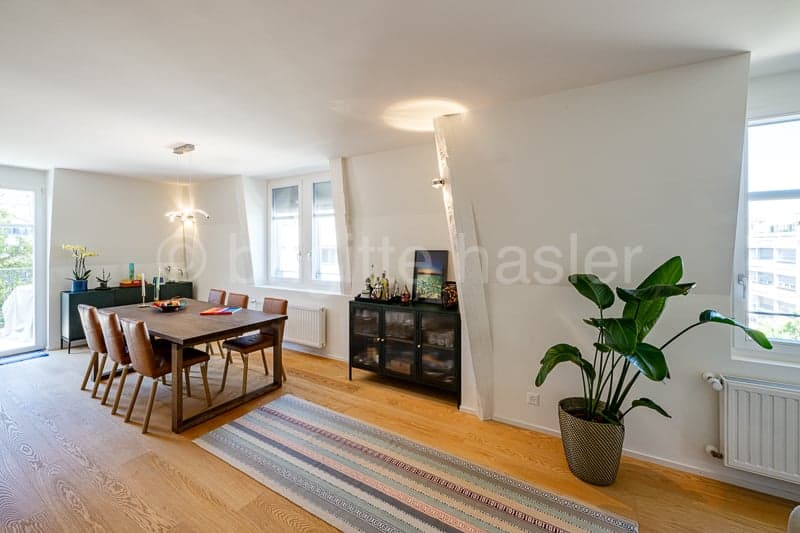 Stilvolle, sanierte 4.5-Zimmer-Eigentumswohnung (2.OG) an beliebter Lage unweit des Schützenmattpark (7)