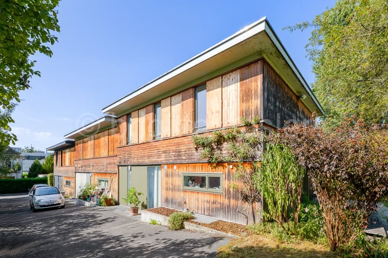 Wohnen im Grünen: 5-Zimmer-Eckeinfamilienhaus an exklusiver Lage am Buremichelskopf (1)