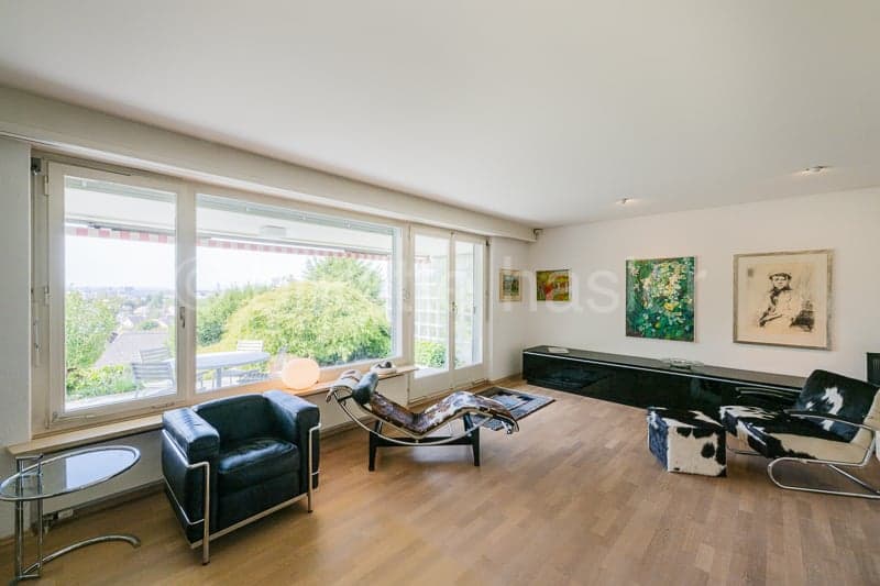 Sehr gepflegtes 6.5-Zimmer-Einfamilienhaus  an hervorragender Wohn- und Aussichtslage (6)