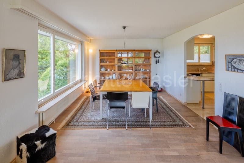 Sehr gepflegtes 6.5-Zimmer-Einfamilienhaus  an hervorragender Wohn- und Aussichtslage (7)