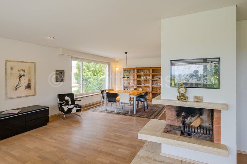 Sehr gepflegtes 6.5-Zimmer-Einfamilienhaus  an hervorragender Wohn- und Aussichtslage (5)