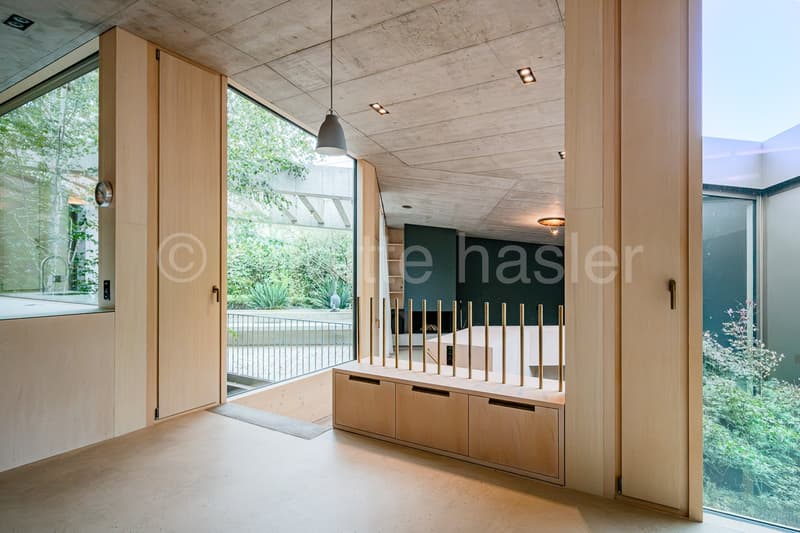 Architektonisch eindrucksvolles Atriumhaus  an begehrter Riehener Wohnlage (2)
