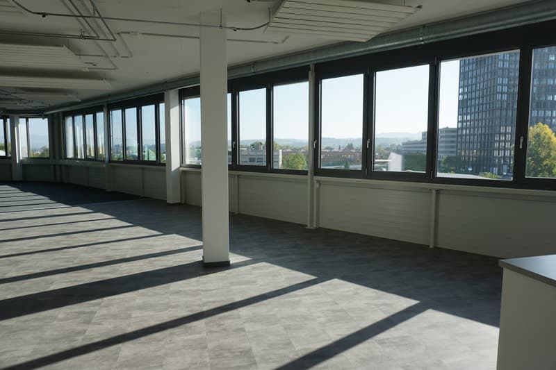 Modern ausgebaute Büroflächen mit Ausblick (2)