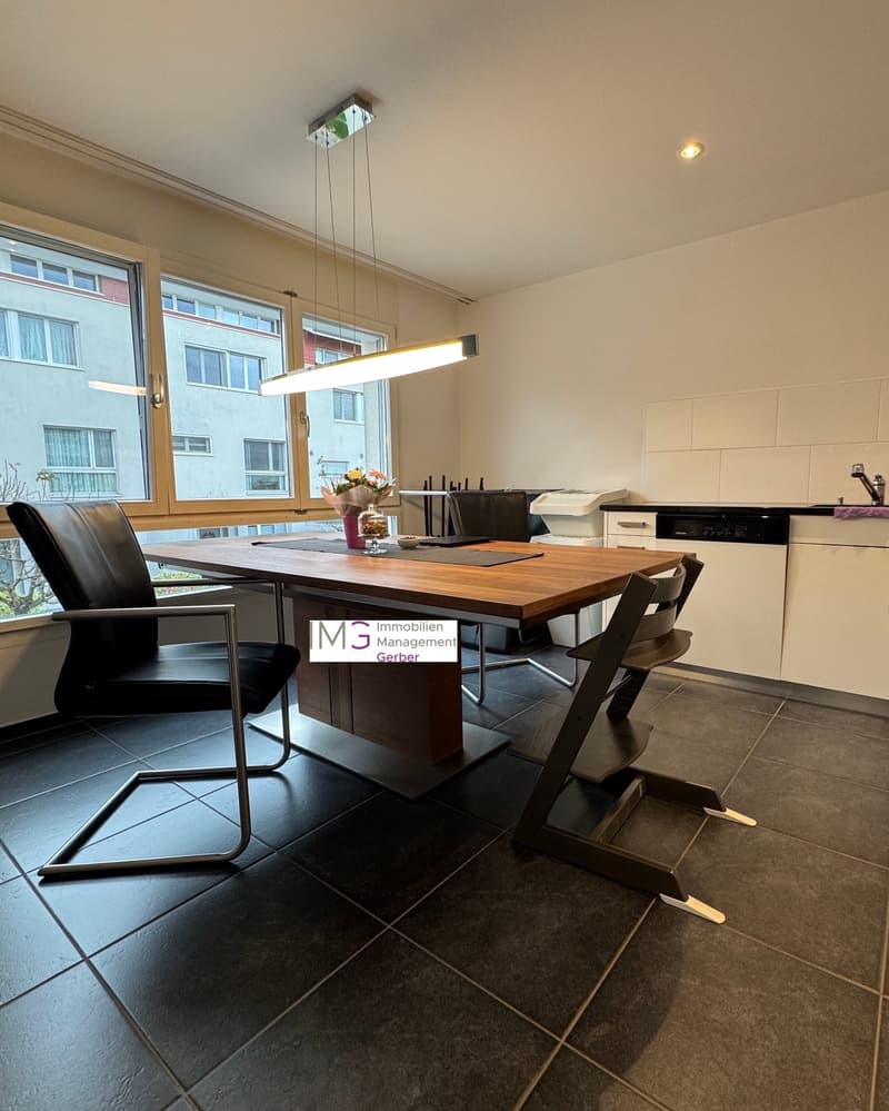 Moderne, neuwertige 3.5 Zimmer Etagenwohnung mit separater Waschküche (4)