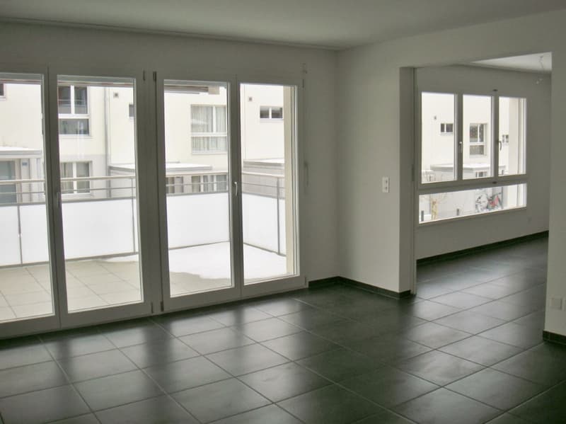 Moderne, neuwertige 3.5 Zimmer Etagenwohnung mit separater Waschküche (9)