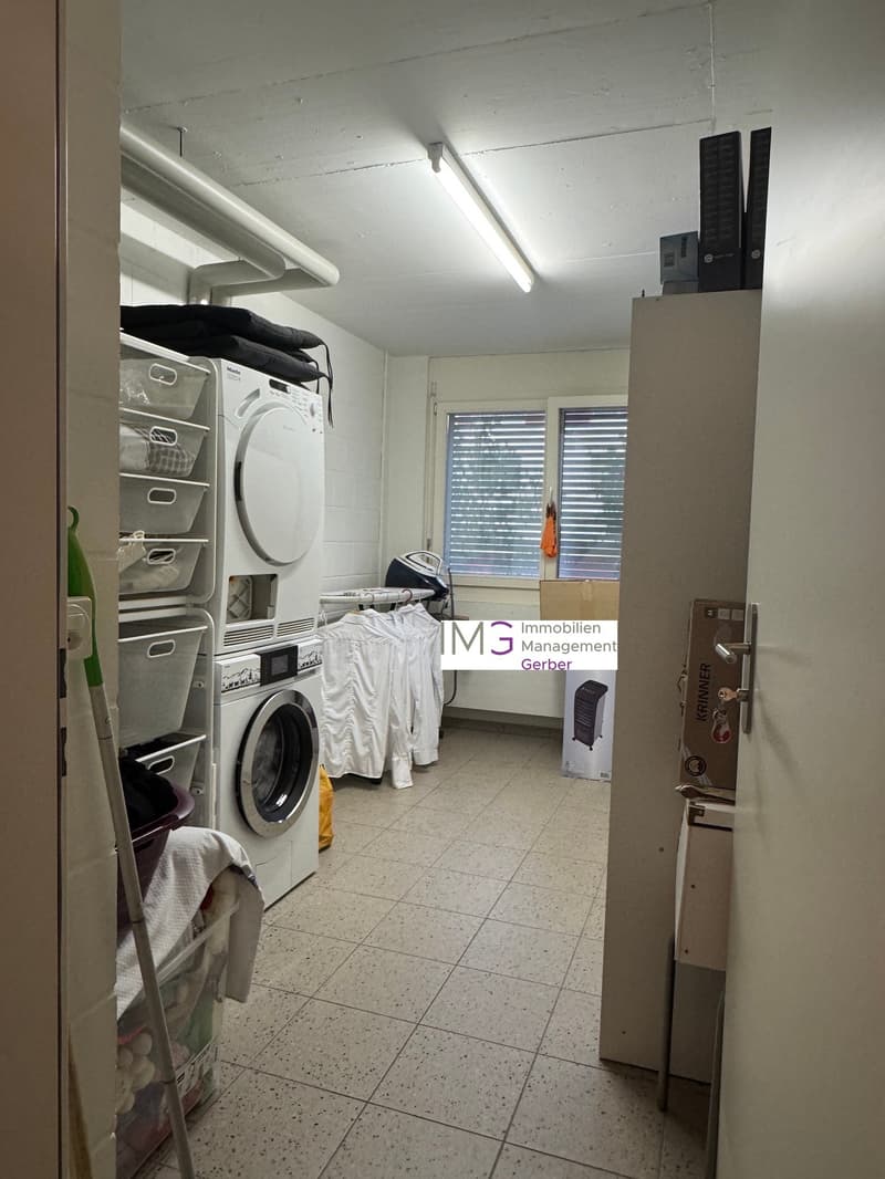 Moderne, neuwertige 3.5 Zimmer Etagenwohnung mit separater Waschküche (16)