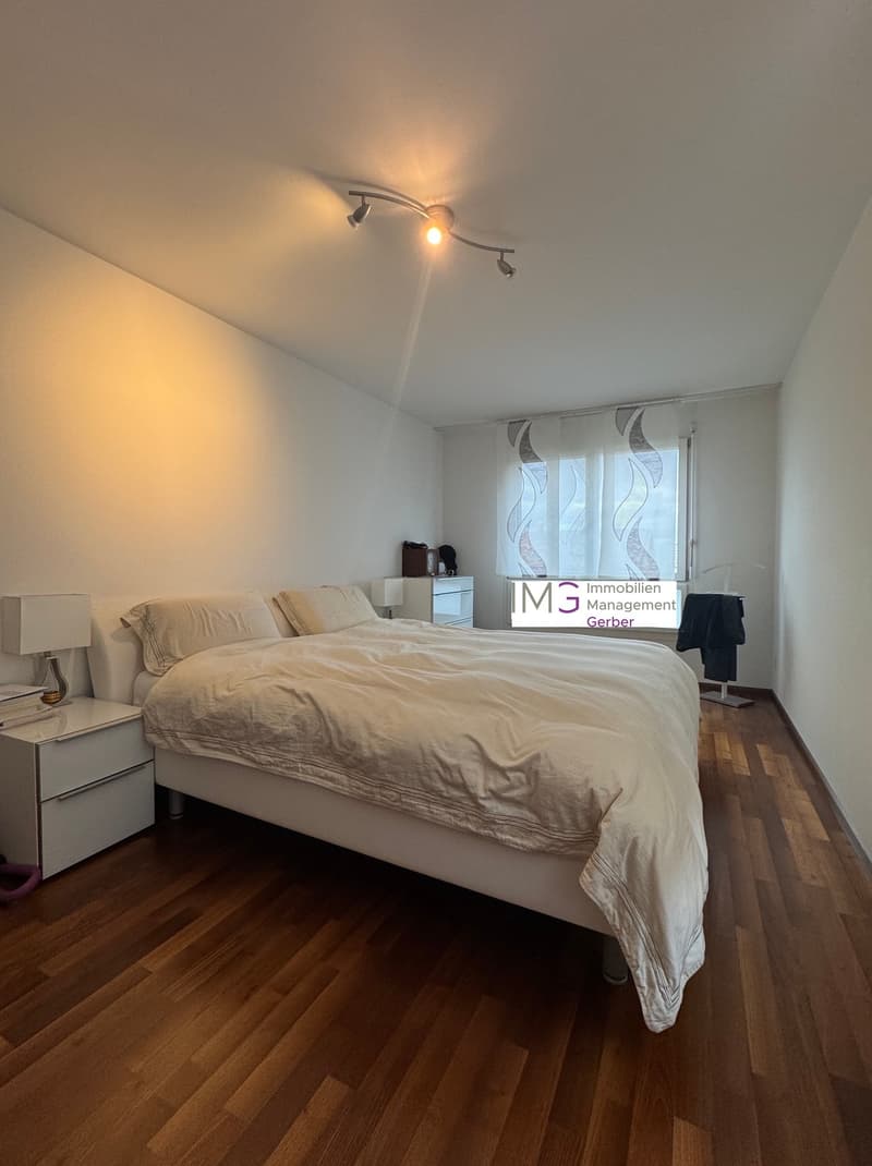 Moderne, neuwertige 3.5 Zimmer Etagenwohnung mit separater Waschküche (8)