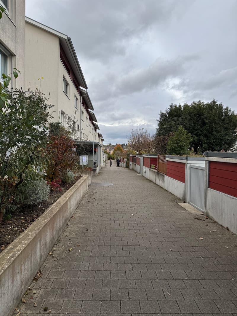 Sonniges Familienglück in 4123 Allschwil: Moderne 3.5-Zi.-Wohnung mit Südbalkon an sicherer Top-Lage (17)