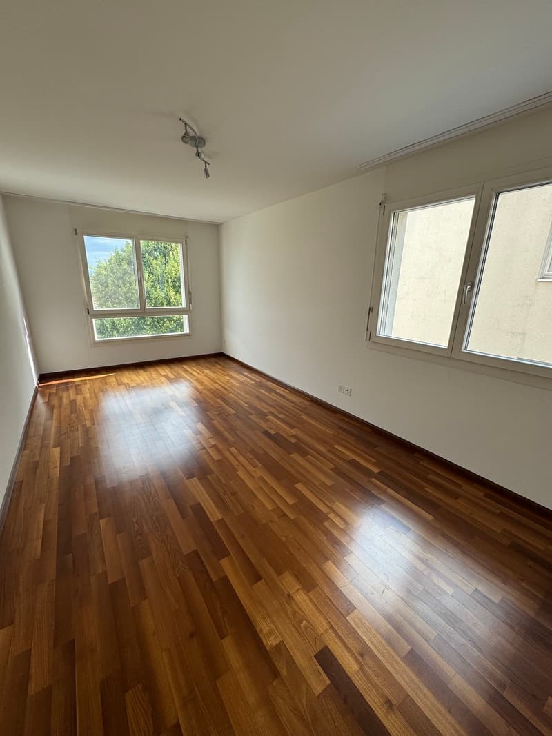 Sunny family apartment: Modern 3.5-room apartment with south-facing balcony in a safe prime location (10)