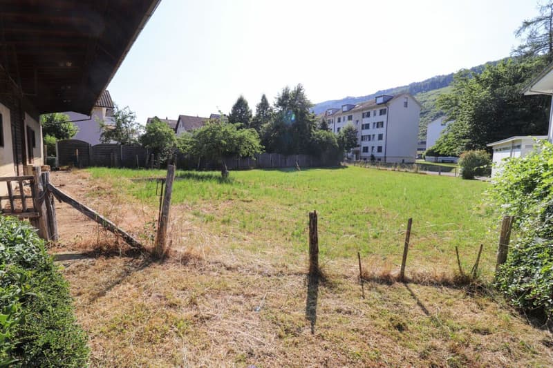 1'824 m2 de terrain à bâtir avec deux grands bâtiments existants (14)