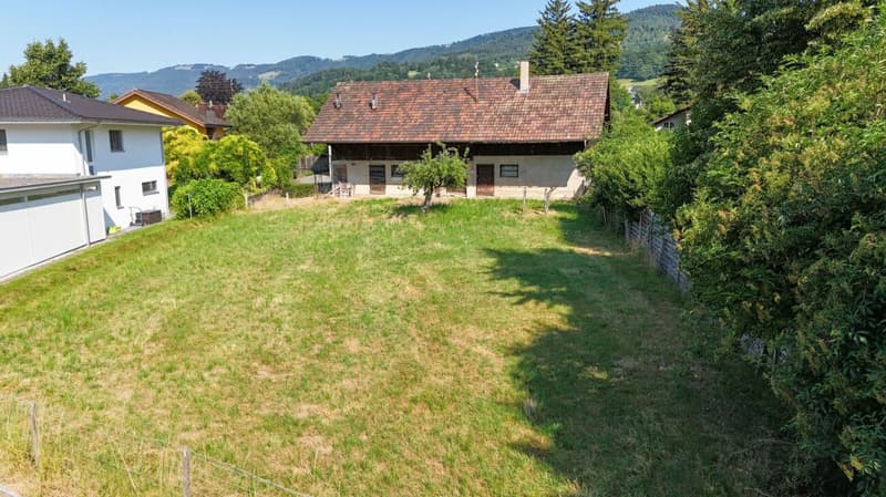 Deux grands bâtiments sur 1'824 m2 de terrain constructible (13)
