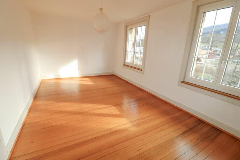 8.5-room house, also usable as a multi-generation house, on 1,441 m2 of land with building land reserve (11)