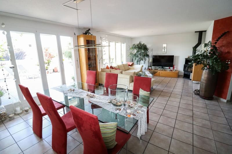 Maison unifamiliale 4.5 pièces avec salle de hobby et grande terrasse avec vue panoramique fantastique sur les Alpes (4)