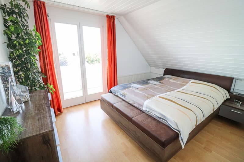 Maison unifamiliale 4.5 pièces avec salle de hobby et grande terrasse avec vue panoramique fantastique sur les Alpes (12)