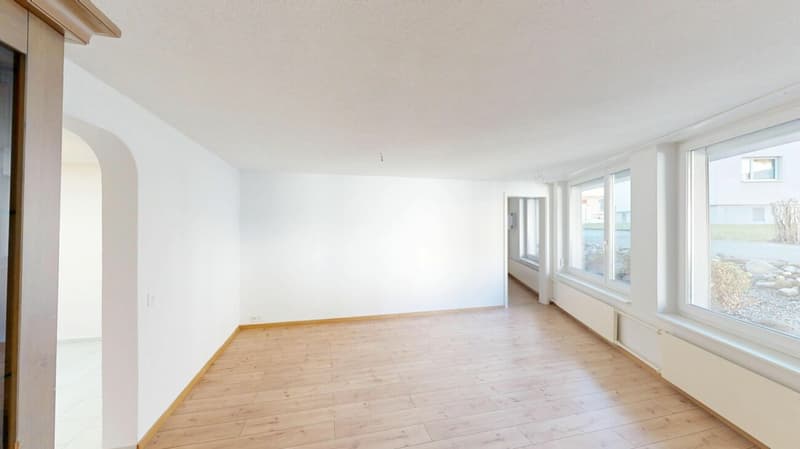 Exceptional 3.5-room apartment with separate entrance & garage included (2)