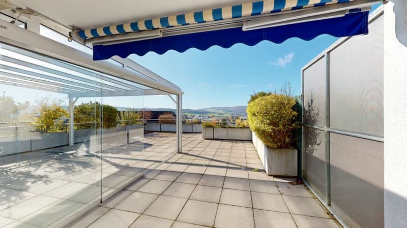 Habiter dans un lieu élévée, avec une vue lointaine et grande terrasse (3)