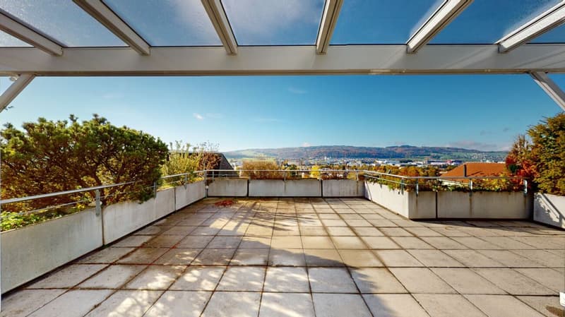 Habiter dans un lieu élévée, avec une vue lointaine et grande terrasse (2)