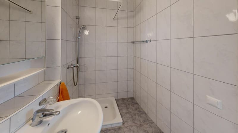 Office space for your business with private parking (10)