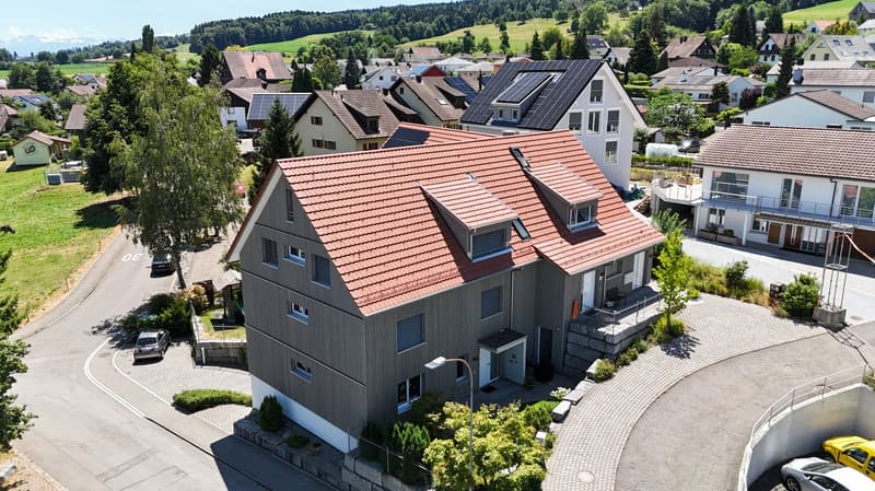 3.5-room garden apartment with 242 m² private garden and separate house entrance (14)