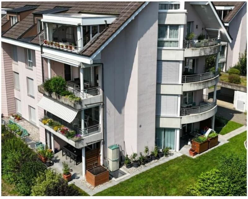 Schöne Maisonette Wohnung 189m² in Strengelbach (1)