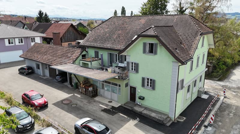 Vielseitige Liegenschaft mit Geschichte, Ertrag und grosszügigem Grundstück (4)
