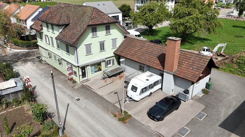 Vielseitige Liegenschaft mit Geschichte, Ertrag und grosszügigem Grundstück (2)