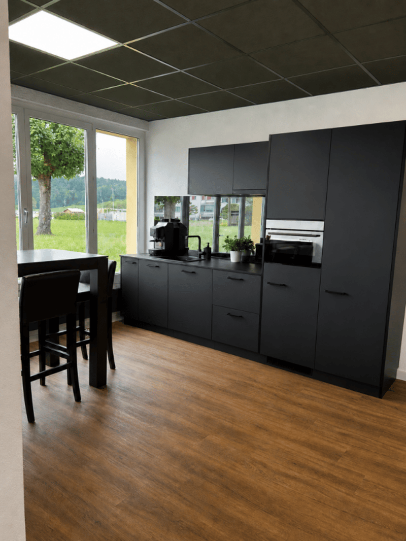Moderne Gewerberäumlichkeiten an idealer Lage zu vermieten (9)