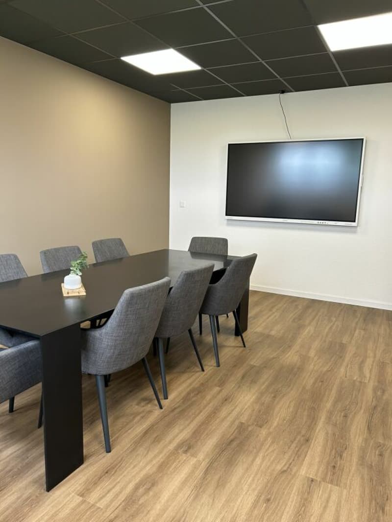 Moderne Gewerberäumlichkeiten an idealer Lage zu vermieten (11)