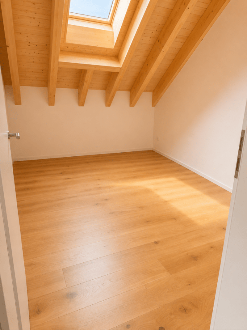 Appartement mansardé de 2,5 pièces au sud dans un emplacement central à louer (6)