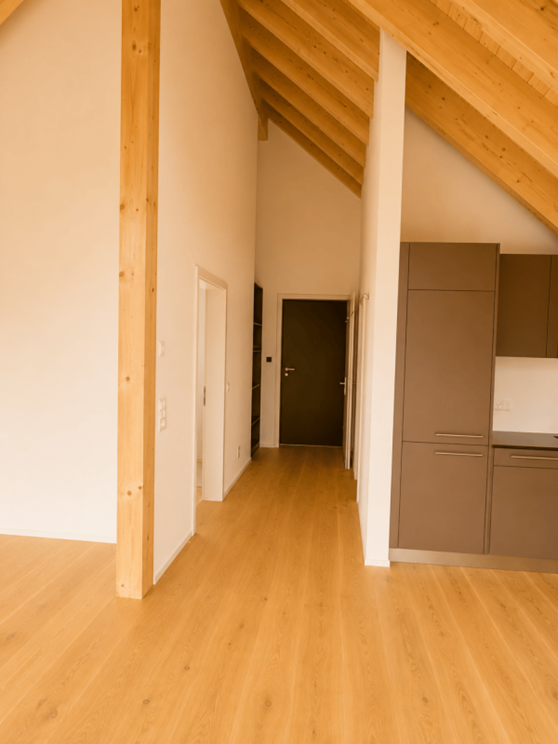 Appartement mansardé de 2,5 pièces au sud dans un emplacement central à louer (5)